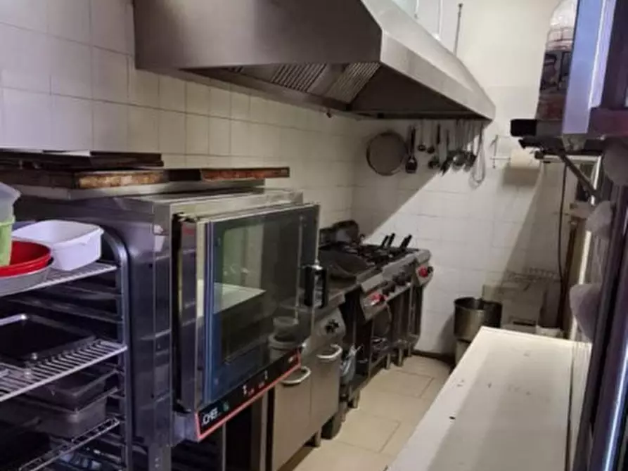 Immagine 10 di Attività commerciale in vendita  in Via Fantini a Bologna