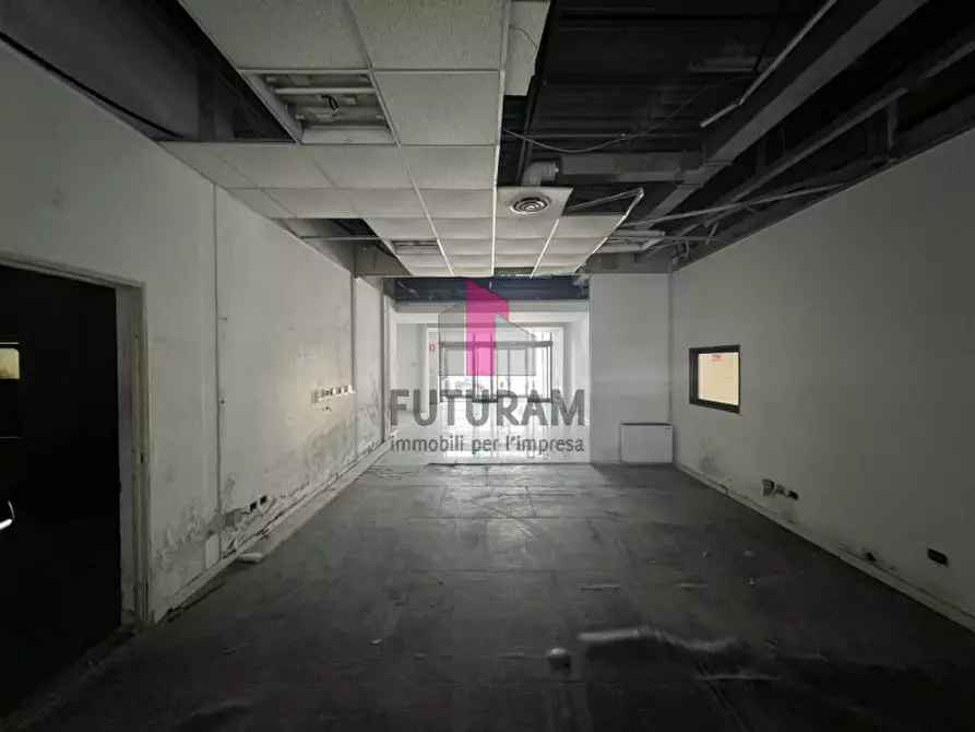 Immagine 20 di Capannone industriale in affitto  a Vicenza