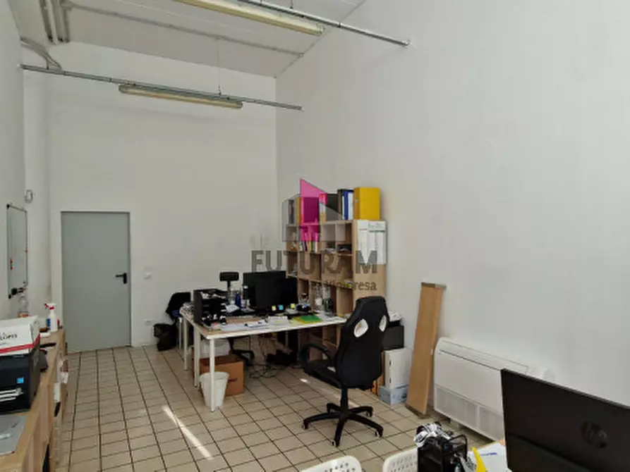 Immagine 3 di Negozio in vendita  in ragazzi del 99 a Vicenza