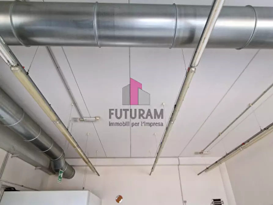 Immagine 4 di Negozio in vendita  in ragazzi del 99 a Vicenza