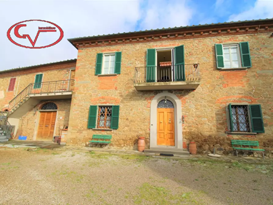 Immagine 1 di Villa in vendita  a Loro Ciuffenna