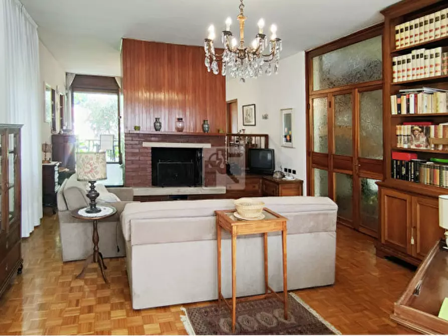 Immagine 22 di Villa in vendita  a Mori