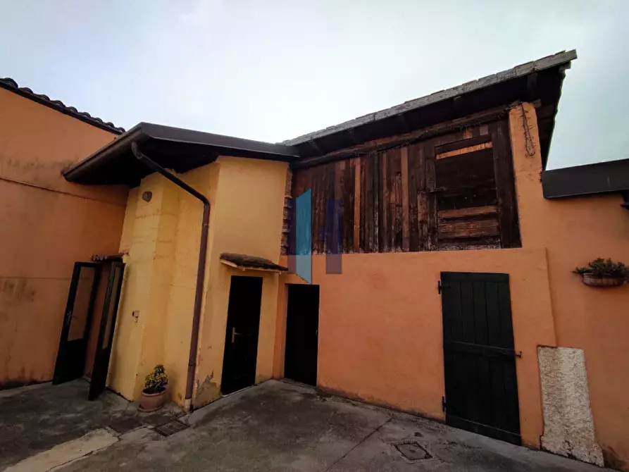 Immagine 10 di Rustico / casale in vendita  in Via San Michele a Botticino