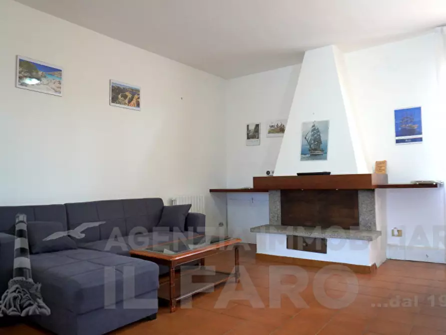 Immagine 2 di Appartamento in vendita  in Via Terralugiana a La Maddalena