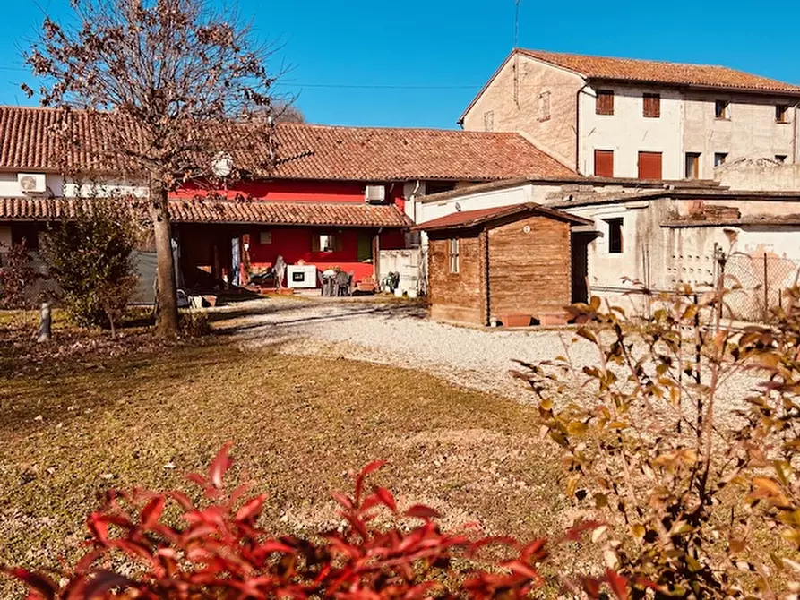 Immagine 10 di Casa indipendente in vendita  a Castelfranco Veneto