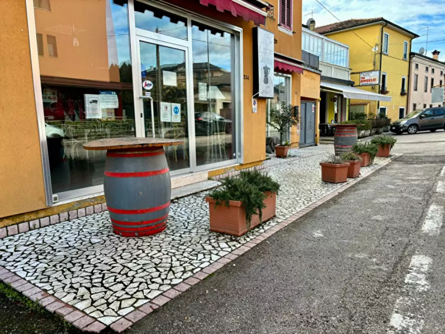 Immagine 1 di Negozio in vendita  in Strada Postumia a Vicenza