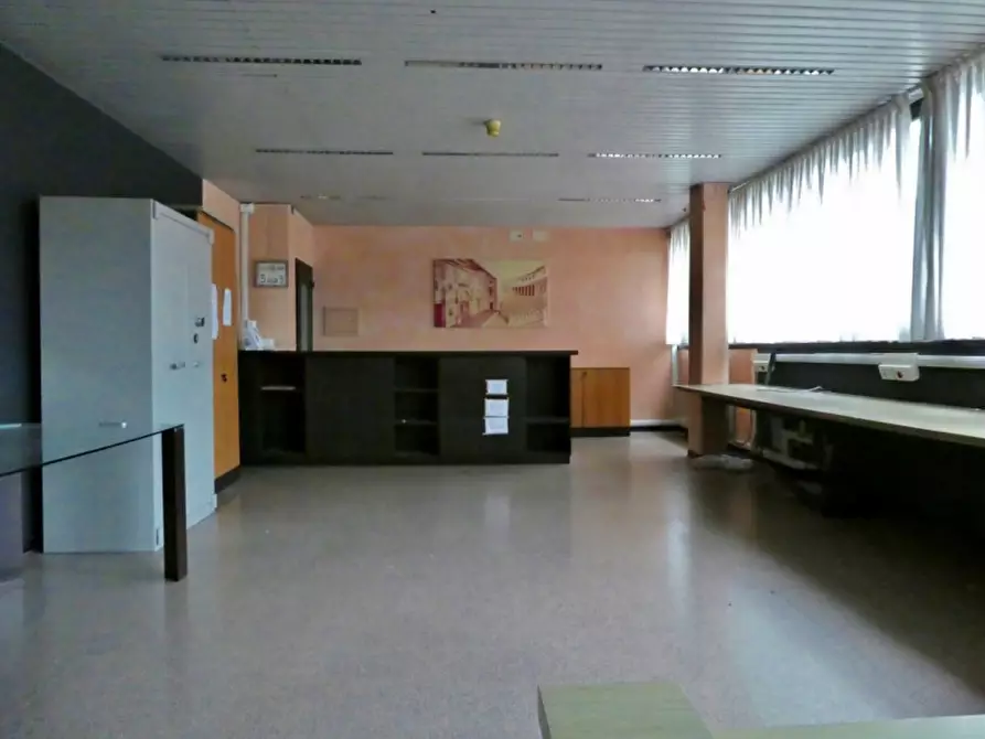 Immagine 1 di Laboratorio in vendita  in vecchia ferriera a Vicenza