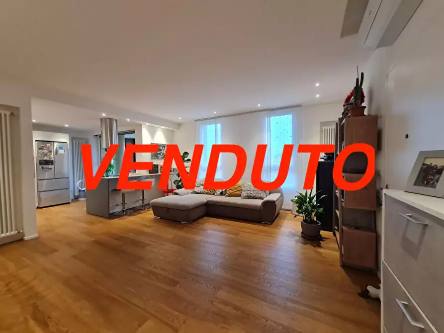Immagine 1 di Appartamento in vendita  in Via Guido Rossa a Buccinasco