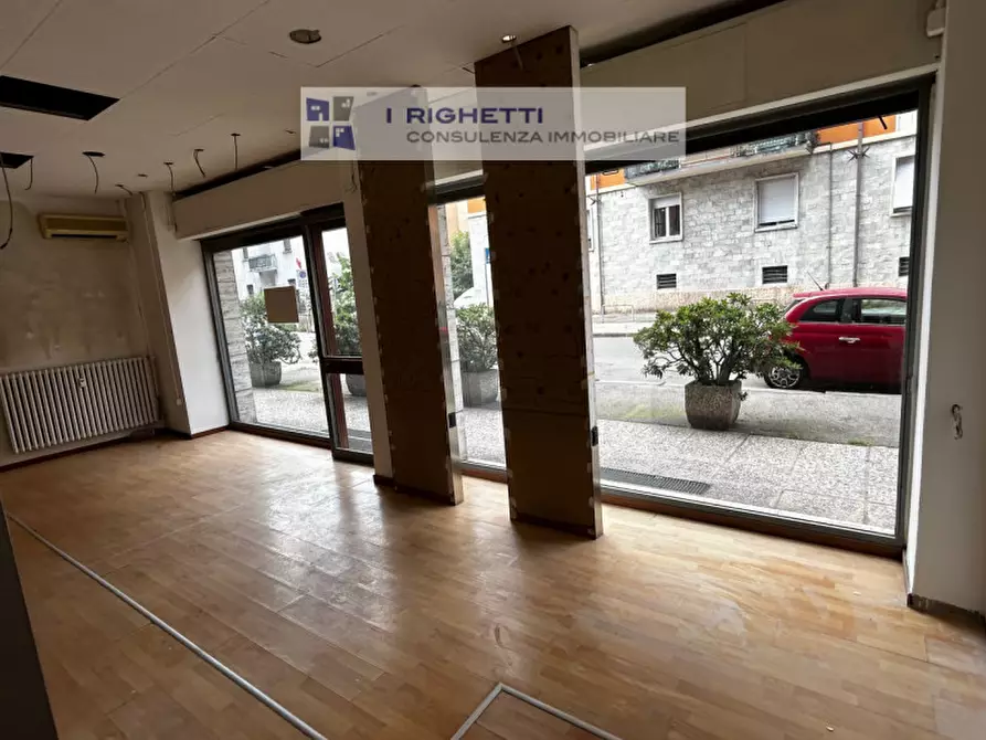 Immagine 8 di Negozio in vendita  in Andrea Doria a Verona