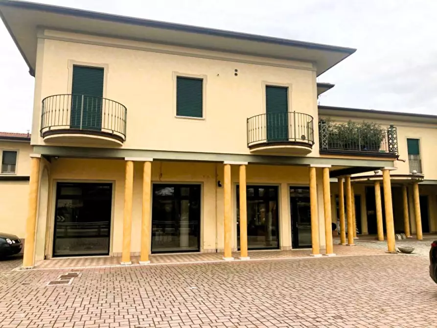 Immagine 7 di Negozio in vendita  in VIA ISORELLA, 1 a Calvisano