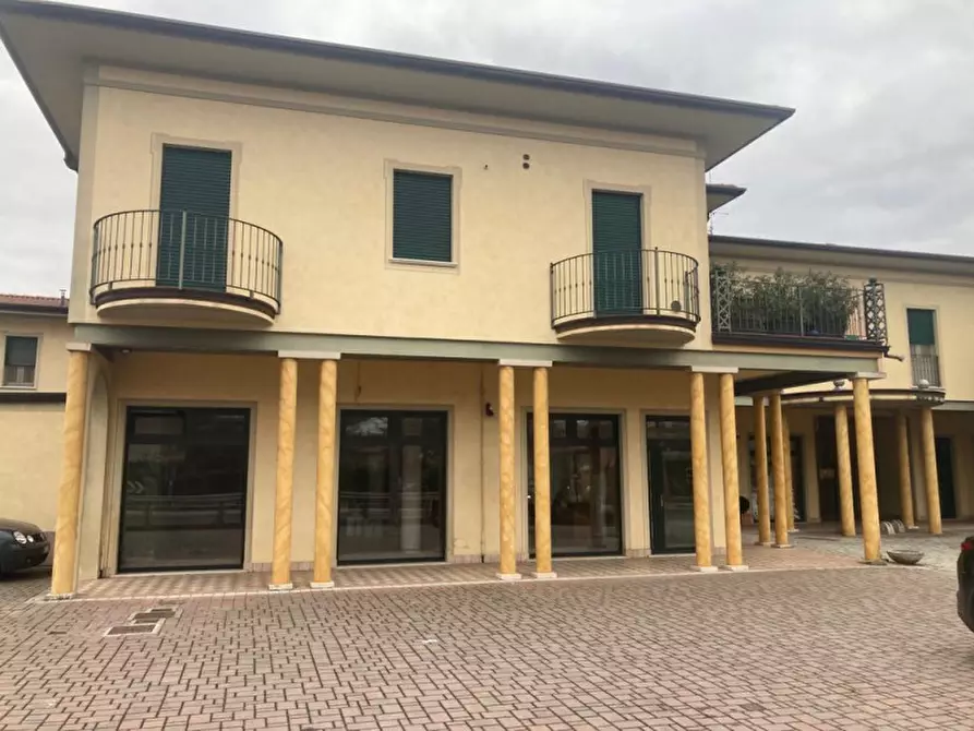 Immagine 14 di Negozio in vendita  in VIA ISORELLA, 1 a Calvisano