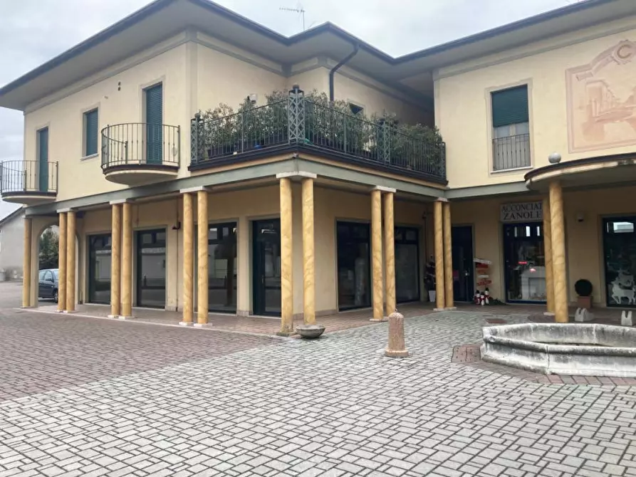 Immagine 17 di Negozio in vendita  in VIA ISORELLA, 1 a Calvisano