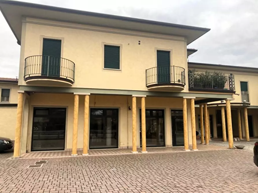 Immagine 20 di Negozio in vendita  in VIA ISORELLA, 1 a Calvisano