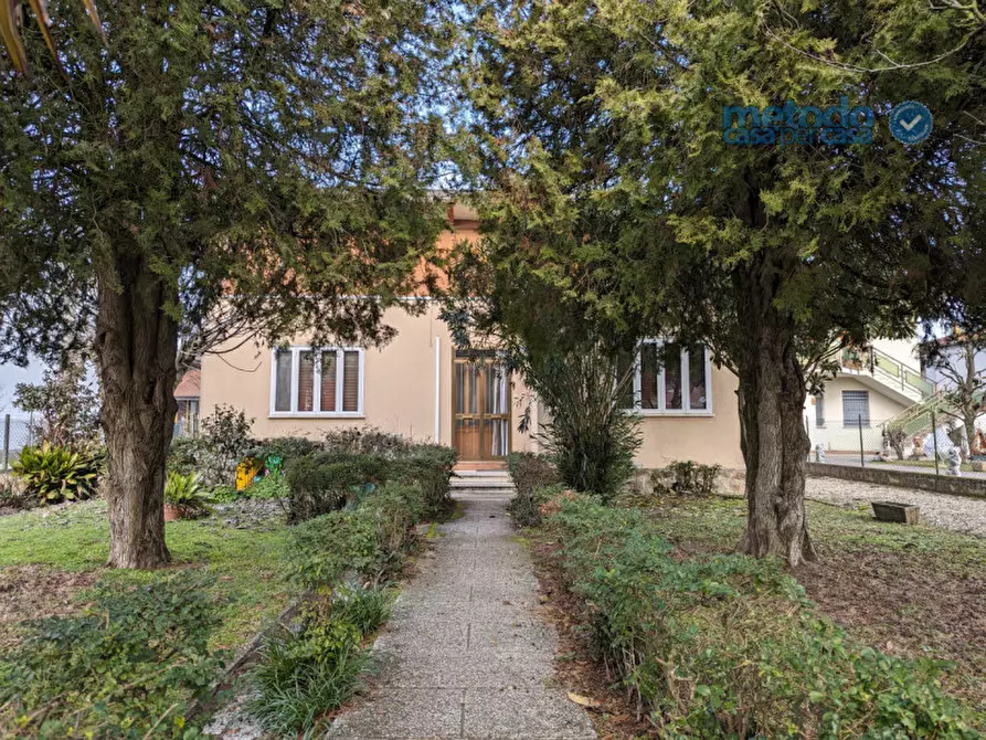 Immagine 1 di Casa indipendente in vendita  a Arqua' Polesine