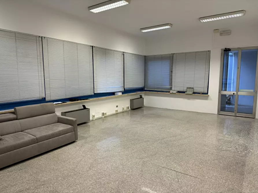 Immagine 1 di Ufficio in affitto  in VIA CALDEVIGO a Este