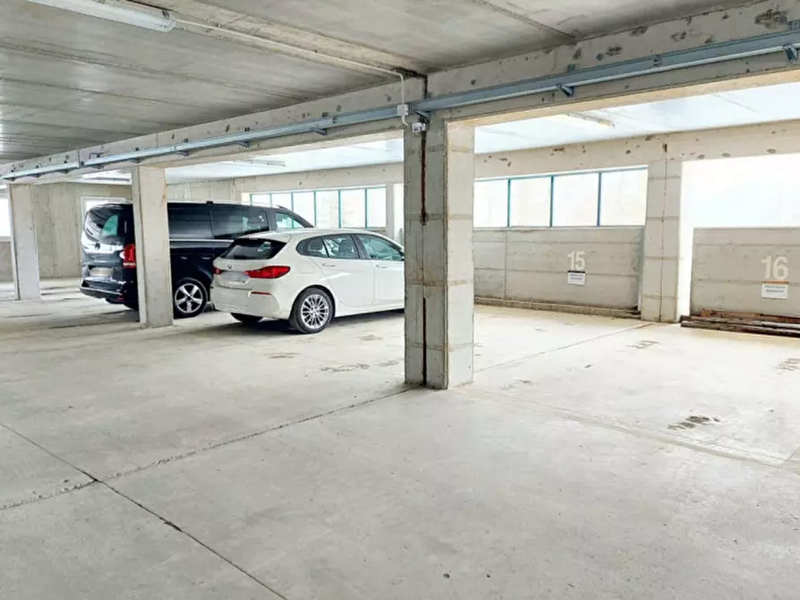 Immagine 4 di Posto auto in vendita  in Motta di sotto, N. snc a Campodolcino