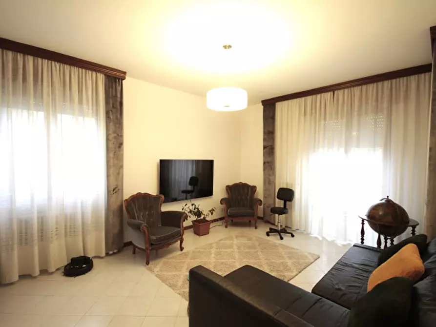Immagine 1 di Appartamento in vendita  in viale Cevedale a Riccione