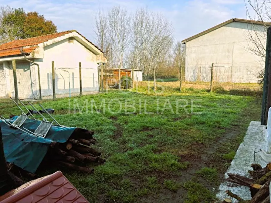 Immagine 9 di Villetta a schiera in vendita  in VIA LUNGA 18 a Novi Di Modena