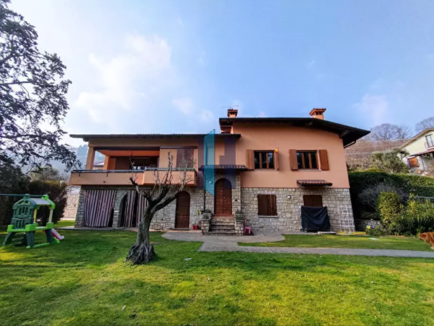Immagine 1 di Villa in vendita  in Via del Marmo a Botticino