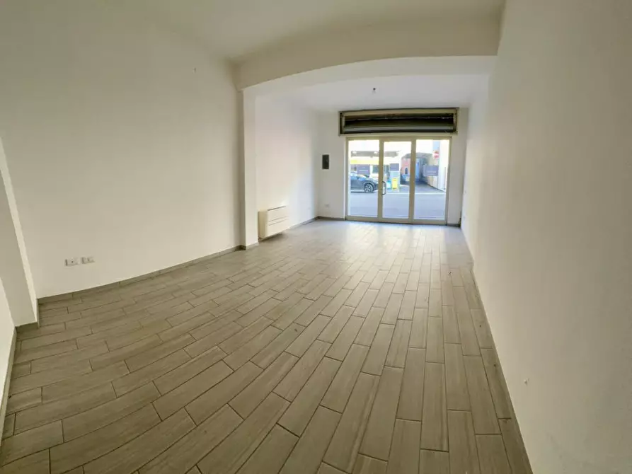 Immagine 4 di Negozio in vendita  in PIAZZA SAN SILVESTRO, 2 a Calvisano