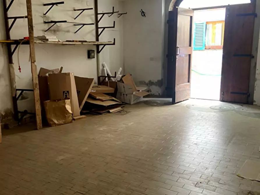 Immagine 1 di Garage in vendita  a Terranuova Bracciolini