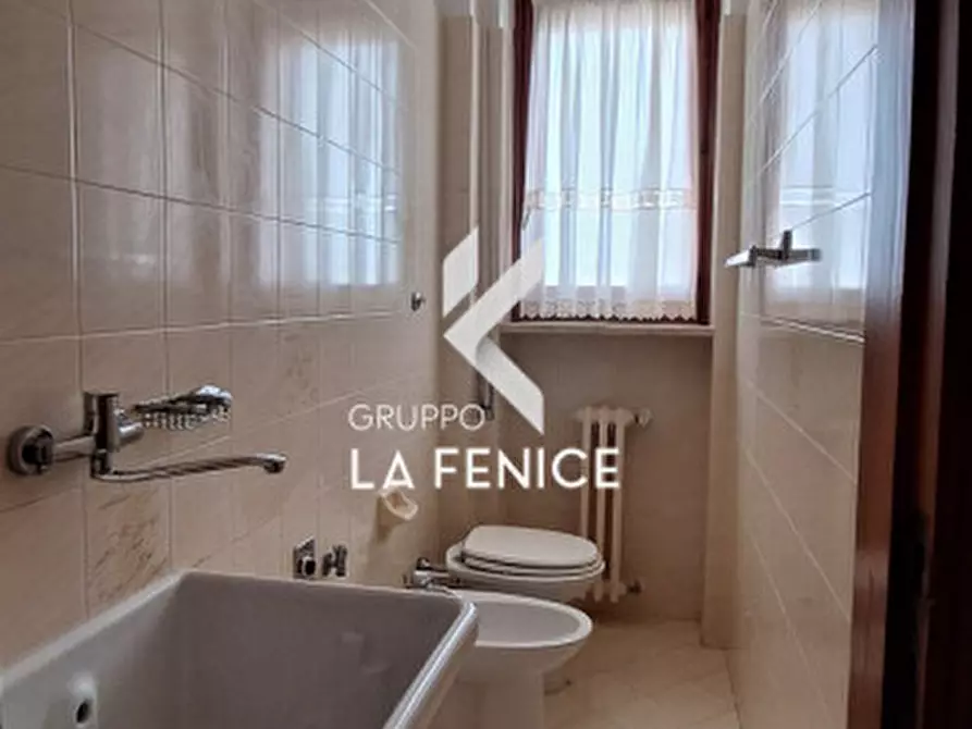 Immagine 20 di Appartamento in vendita  in via Martiri della Libertà a Locorotondo