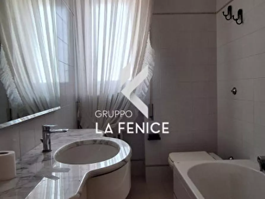 Immagine 22 di Appartamento in vendita  in via Martiri della Libertà a Locorotondo