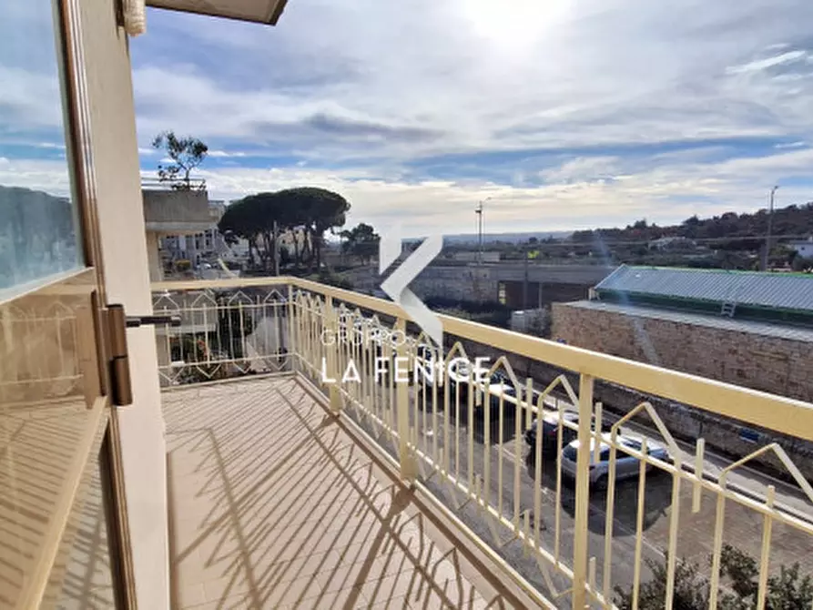 Immagine 25 di Appartamento in vendita  in via Martiri della Libertà a Locorotondo