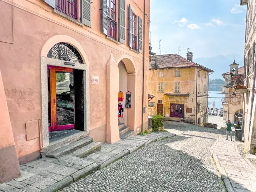 Immagine 1 di Negozio in vendita  in via albertoletti 20 a Orta San Giulio