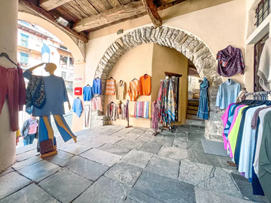 Immagine 3 di Negozio in vendita  in via albertoletti 20 a Orta San Giulio