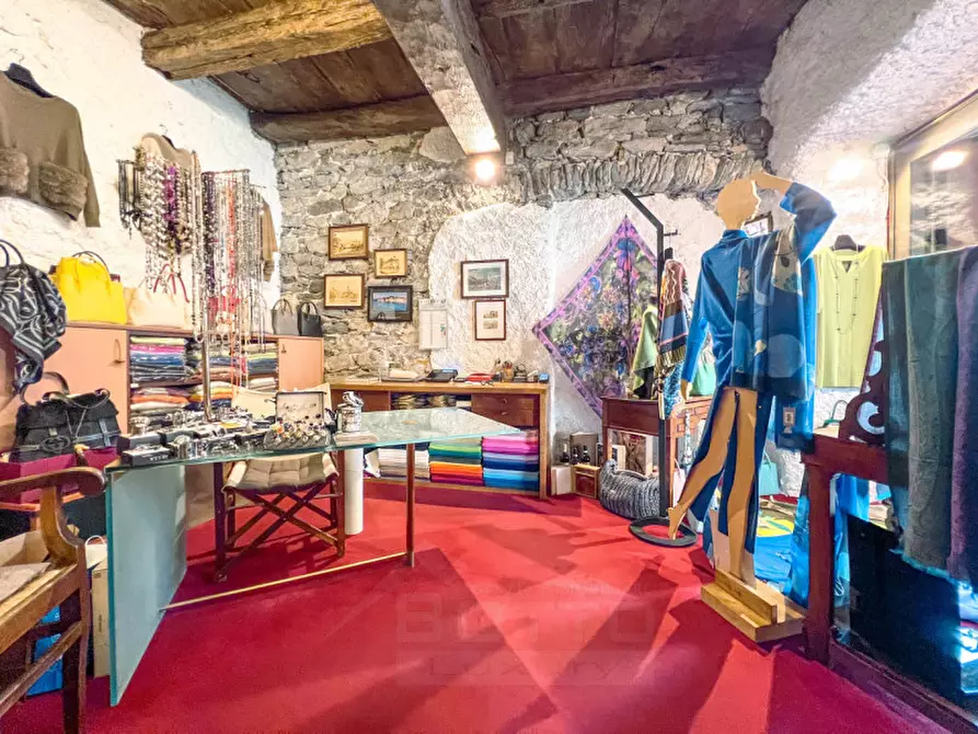Immagine 5 di Negozio in vendita  in via albertoletti 20 a Orta San Giulio