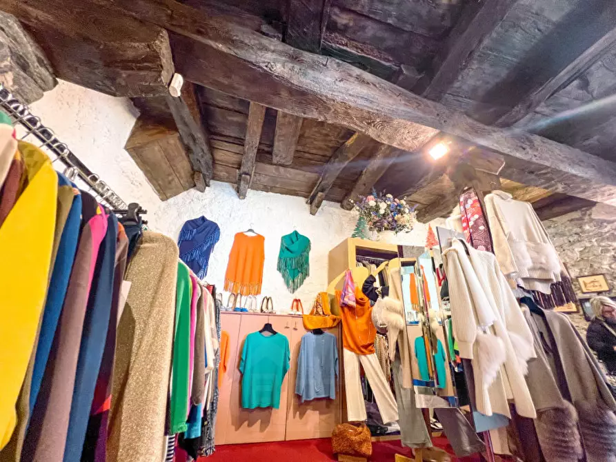 Immagine 7 di Negozio in vendita  in via albertoletti 20 a Orta San Giulio