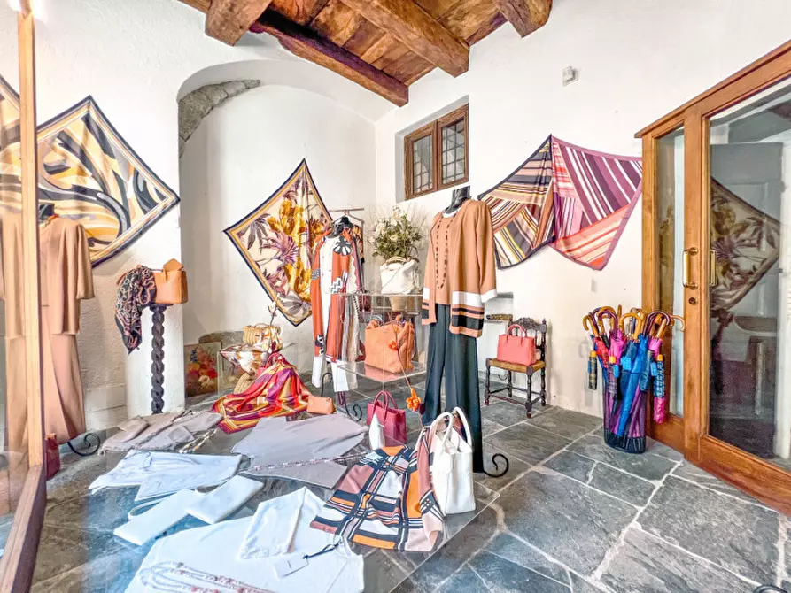 Immagine 13 di Negozio in vendita  in via albertoletti 20 a Orta San Giulio