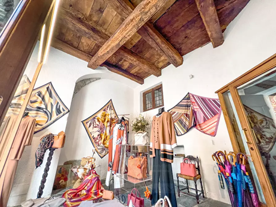 Immagine 14 di Negozio in vendita  in via albertoletti 20 a Orta San Giulio