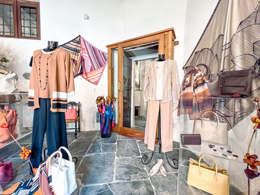 Immagine 16 di Negozio in vendita  in via albertoletti 20 a Orta San Giulio