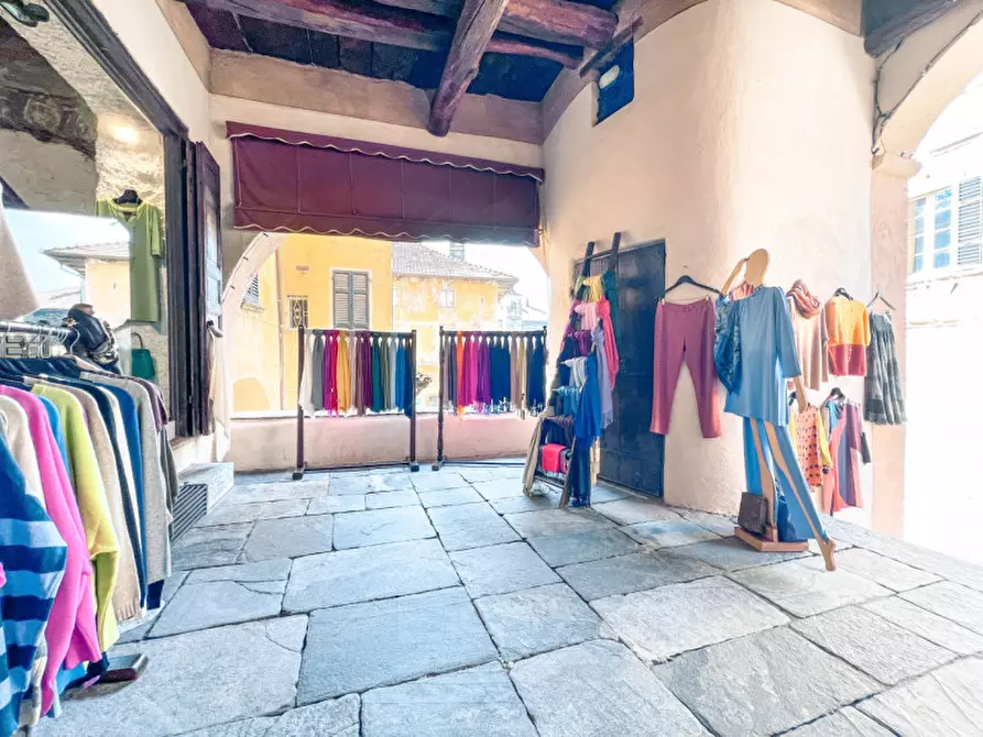 Immagine 18 di Negozio in vendita  in via albertoletti 20 a Orta San Giulio