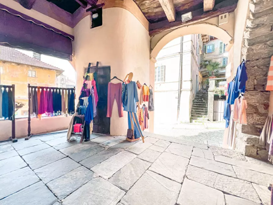 Immagine 19 di Negozio in vendita  in via albertoletti 20 a Orta San Giulio