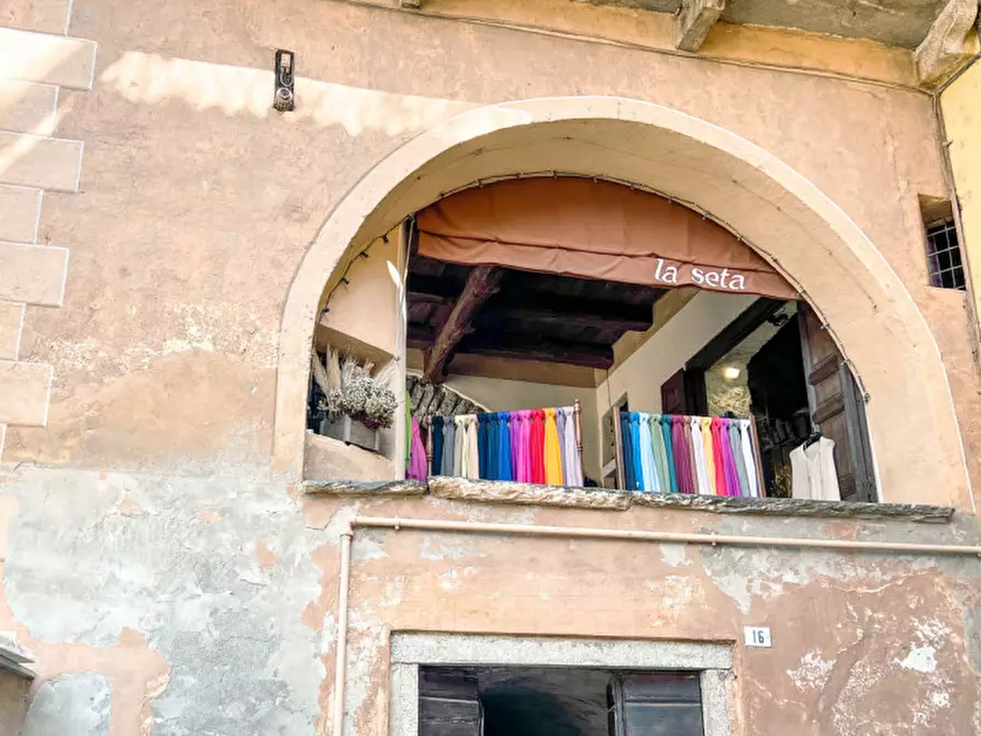 Immagine 22 di Negozio in vendita  in via albertoletti 20 a Orta San Giulio