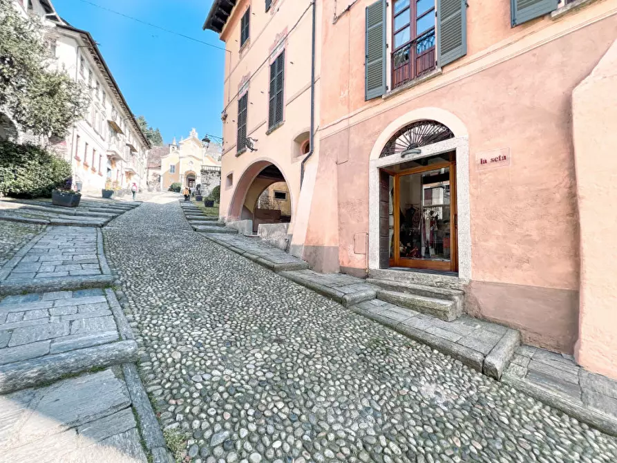 Immagine 25 di Negozio in vendita  in via albertoletti 20 a Orta San Giulio