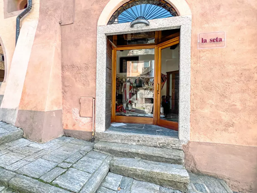 Immagine 26 di Negozio in vendita  in via albertoletti 20 a Orta San Giulio