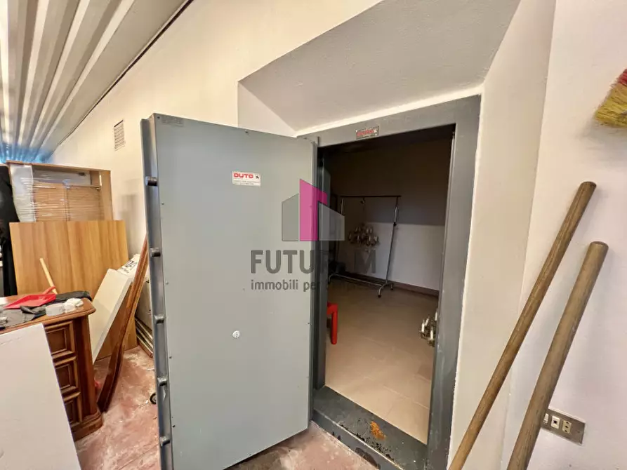 Immagine 15 di Laboratorio in affitto  in VIA STRADELLE a Stra