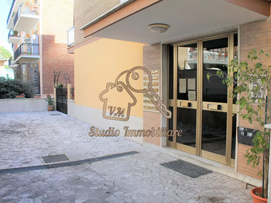 Immagine 2 di Appartamento in affitto  in Via Cassia,928 a Roma