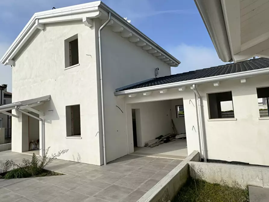 Immagine 4 di Casa trifamiliare in vendita  in Via Don Pietro Garbin a Borgo Veneto