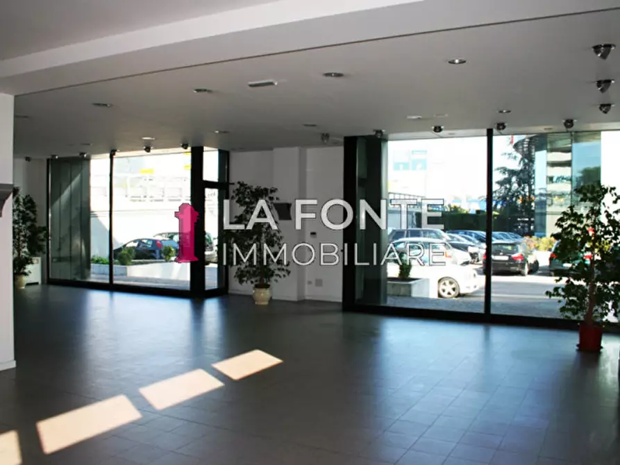 Immagine 2 di Ufficio in affitto  a Padova