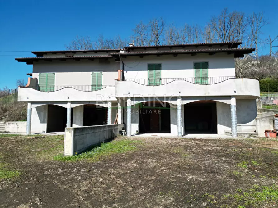 Immagine 1 di Casa bifamiliare in vendita  a Govone