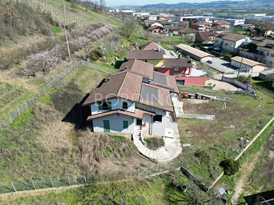 Immagine 7 di Casa bifamiliare in vendita  a Govone