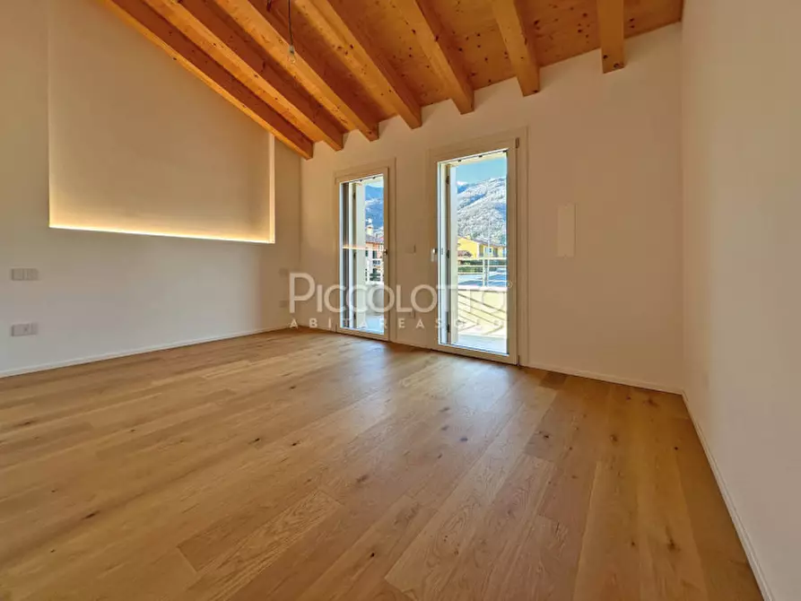 Immagine 11 di Casa bifamiliare in vendita  in via Pasubio a Cavaso Del Tomba
