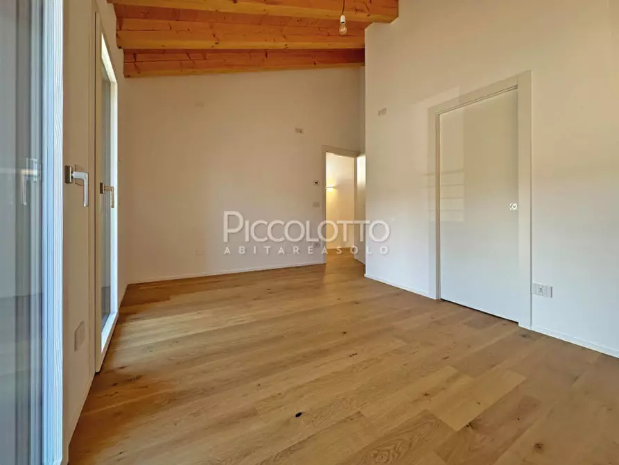 Immagine 12 di Casa bifamiliare in vendita  in via Pasubio a Cavaso Del Tomba