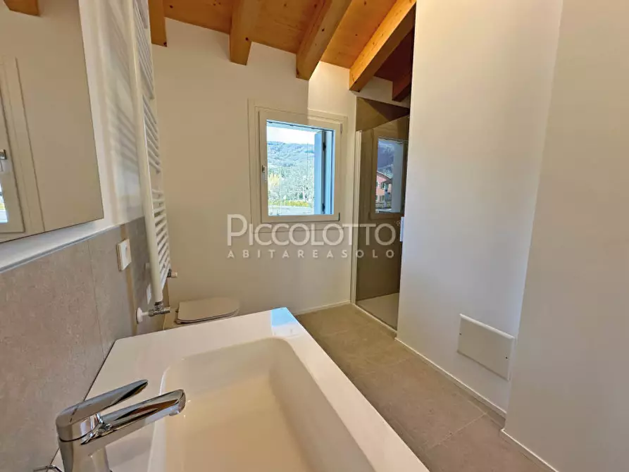 Immagine 17 di Casa bifamiliare in vendita  in via Pasubio a Cavaso Del Tomba