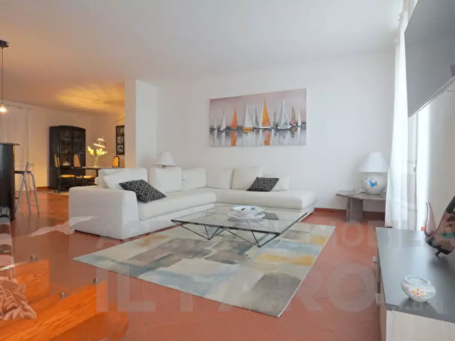 Immagine 1 di Appartamento in vendita  in Via Vittorio Emanuele a La Maddalena
